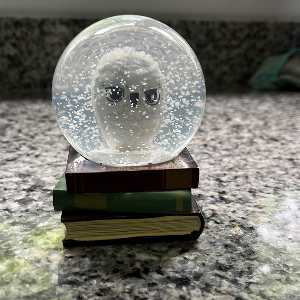 Hedwig Snow Globe